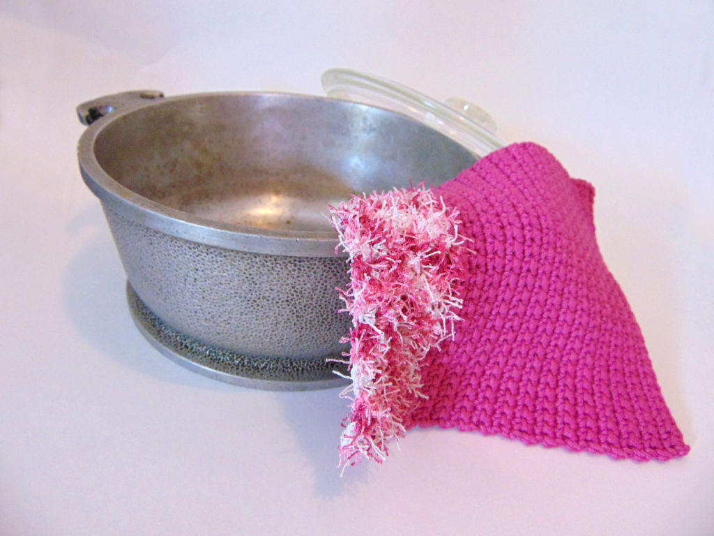 Double Duty Scrubber Free Crochet Pattern by www.CityFarmhouseStudio.com