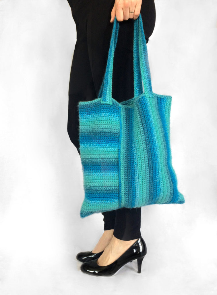 www.CityFarmhouseStudio.com Journey Bag free crochet pattern