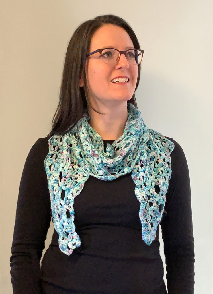 Free crochet pattern of Waves of Wildflowers Scarf by www.CityFarmhouseStudio.com